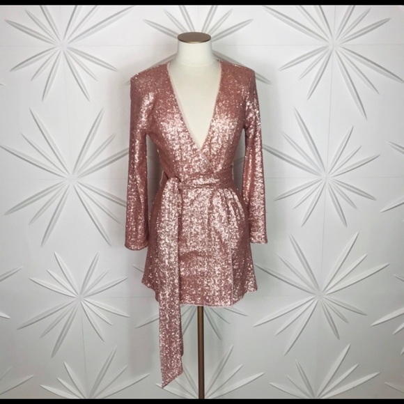 NBDxREVOLVE BELLE SEQUIN DRESS 👗 - Picture 3 of 6